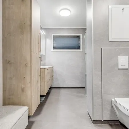 Apartman The Polar House - Free Parking