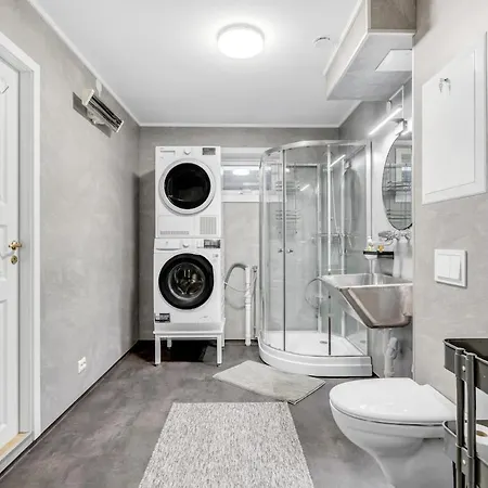 The Polar House - Free Parking *