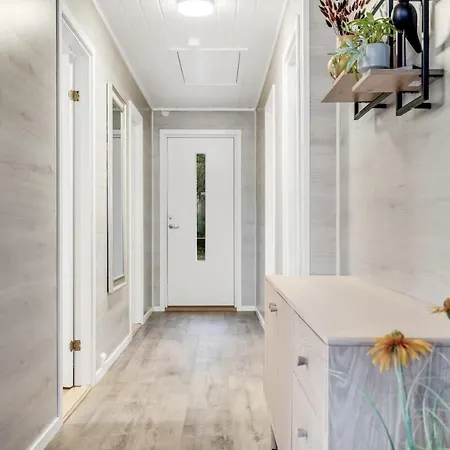 The Polar House - Free Parking *