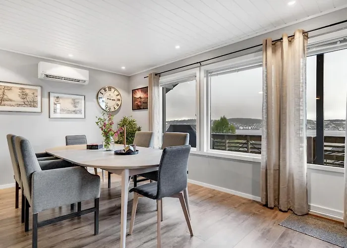 The Polar House - Free Parking *